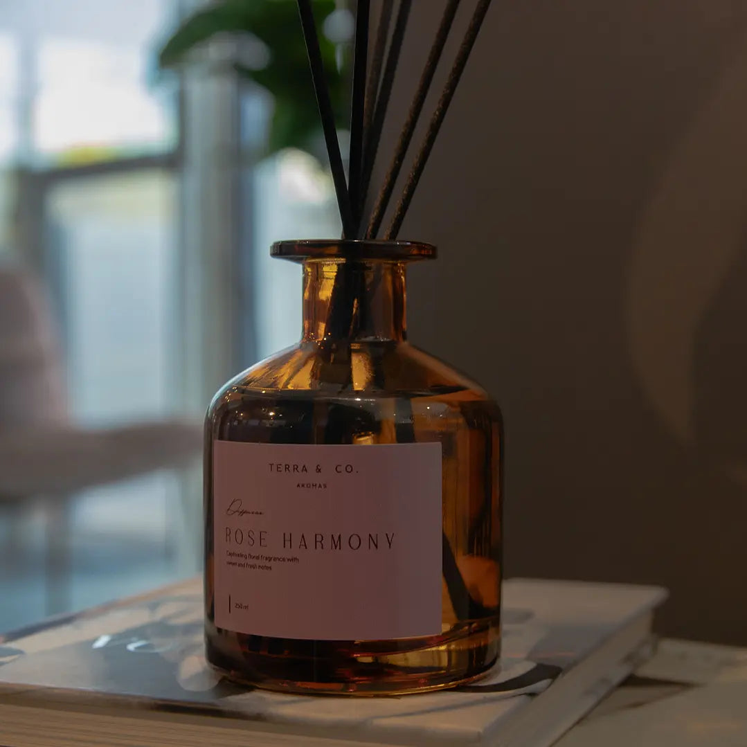 Difusor de Varitas - Rose Harmony: Suavidad y elegancia de los pétalos de rosa 150ml